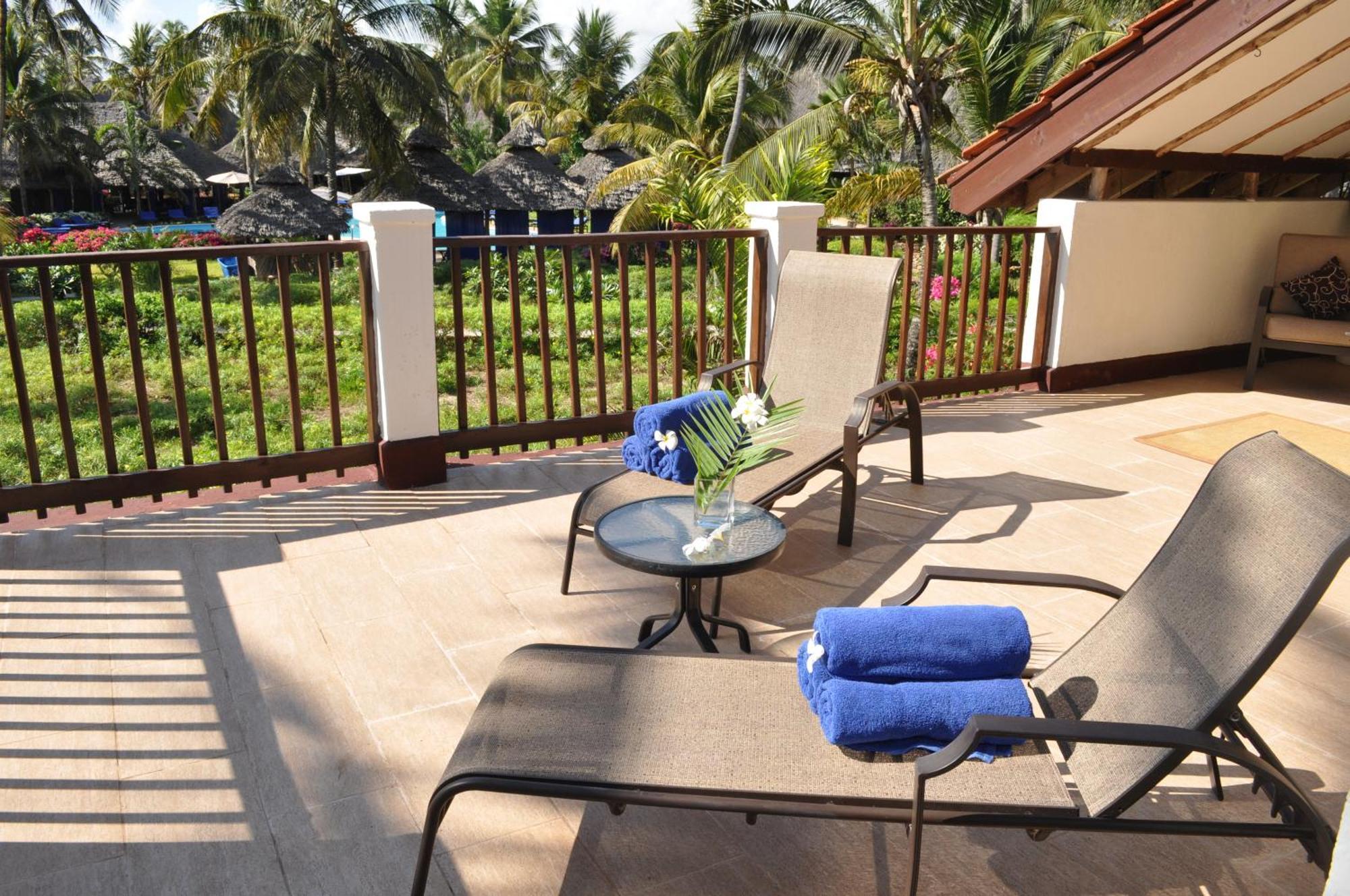 Breezes Beach Club And Spa Буэхуу Номер фото